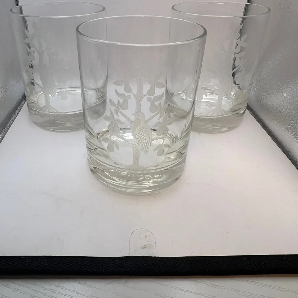 Bergdorf Goodman Partridge in a Pear tree crystal glass etched tumblers Set of 3